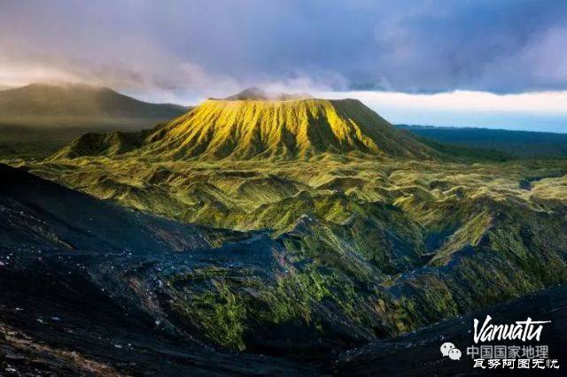 《中国国家地理》:你亲眼见过火山吗?